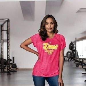 Under Armour Womens Heat Gear T Shirt L Red Loose Fit Short Sleeve Athletic NWOT